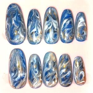 Hand crafted custom print 10pc short acrylic press on nails sz medium